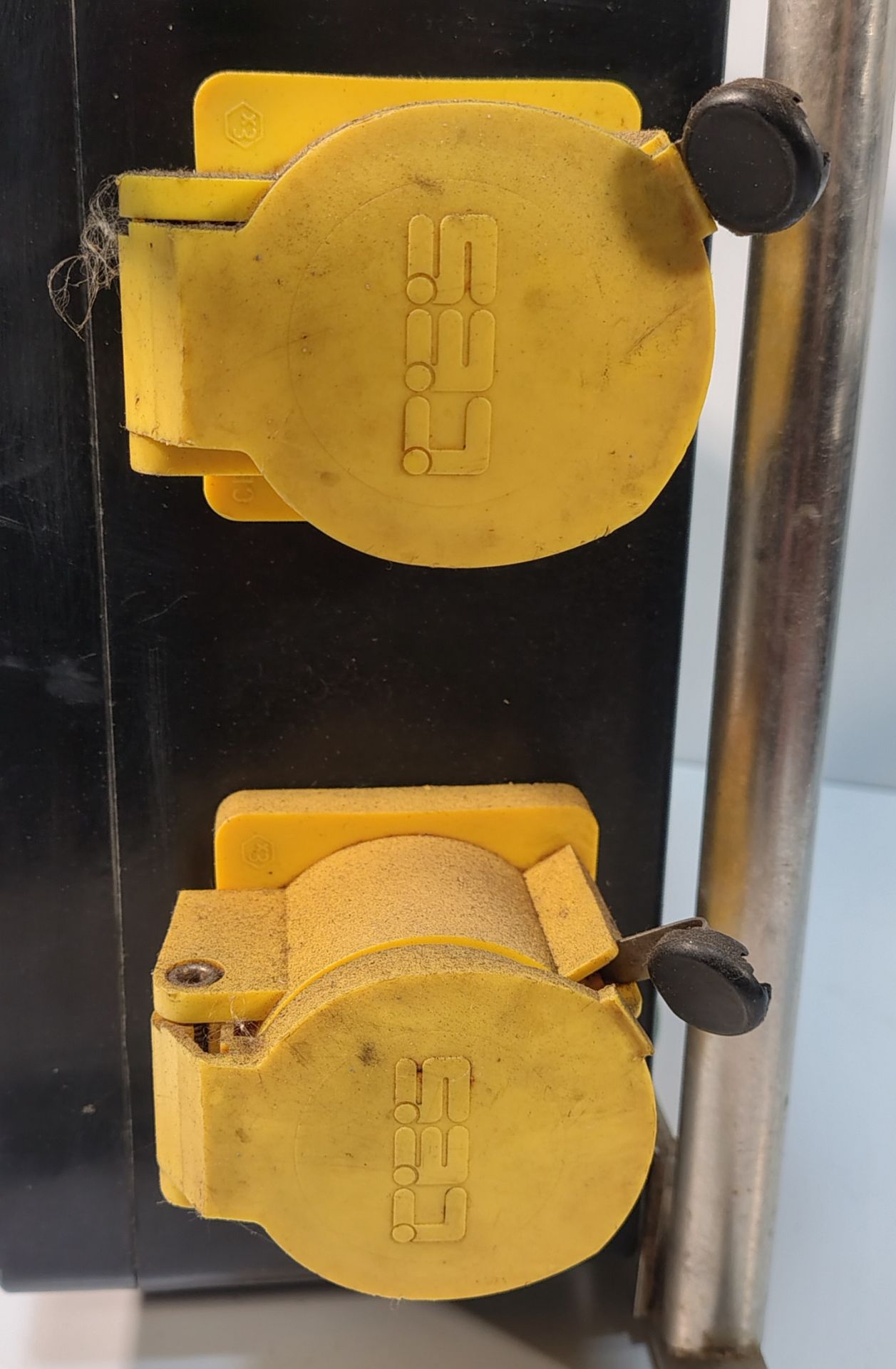 SA EQUIP PNSB110/15-4EX/STA - 110V 4 WAY EX. Splitter Unit (STAHL) - Image 8 of 8