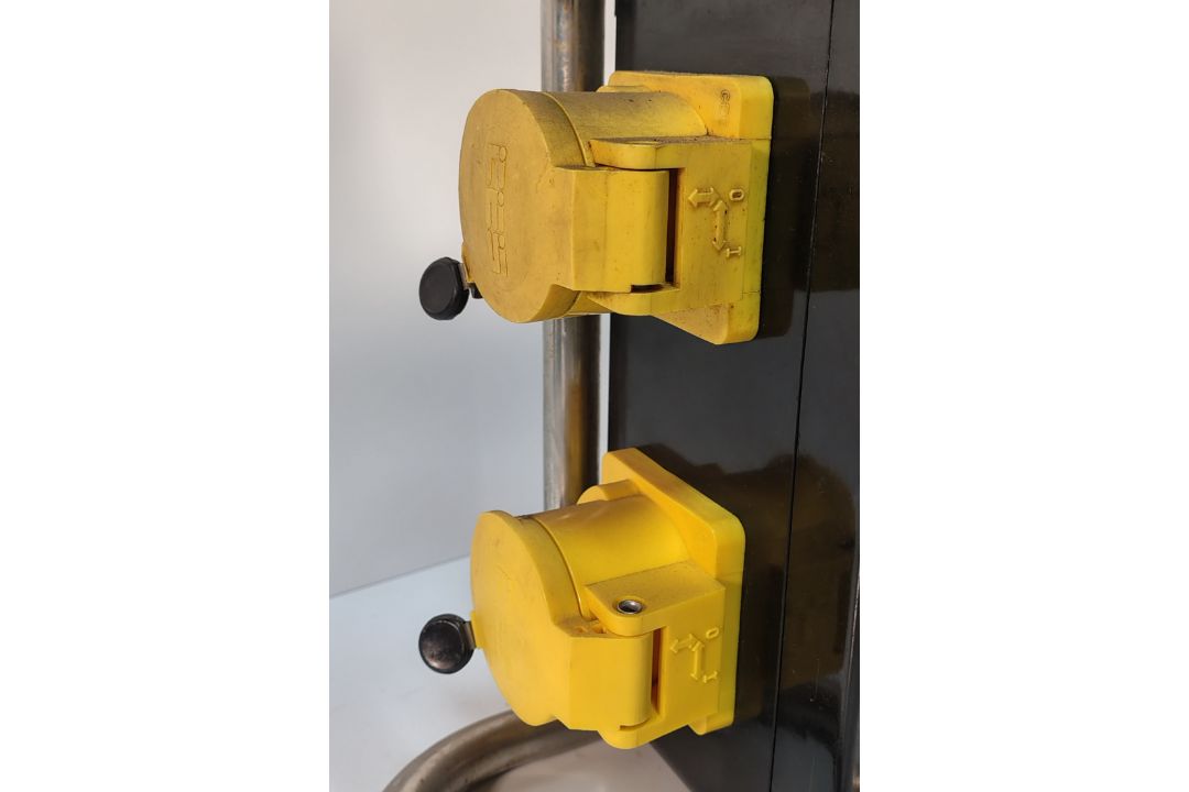 SA EQUIP PNSB110/15-4EX/STA - 110V 4 WAY EX. Splitter Unit (STAHL) - Image 4 of 7