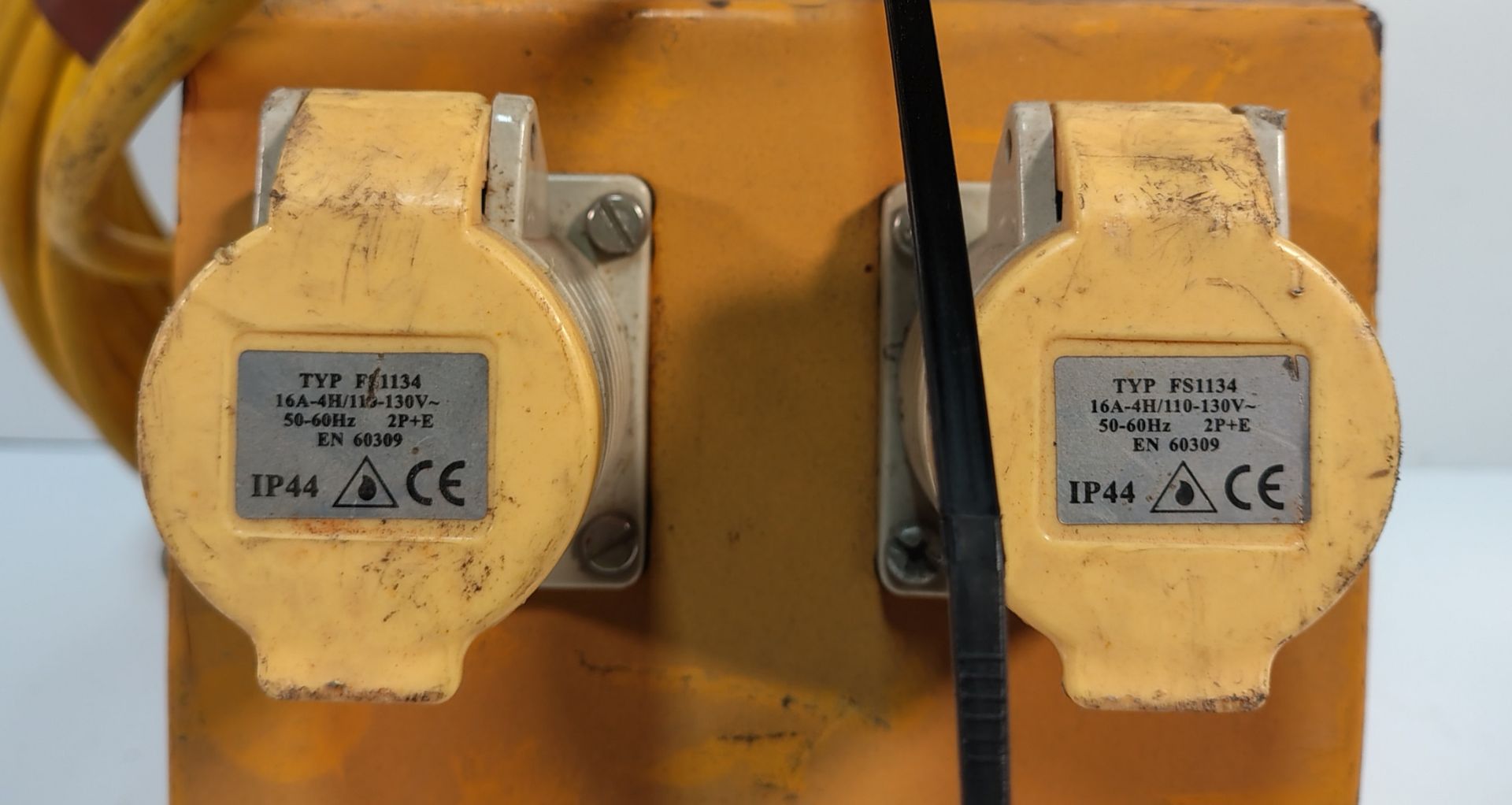 5x DEFENDER CEEFORM - 110V 16A 4 WAY Splitter Units - Image 3 of 7