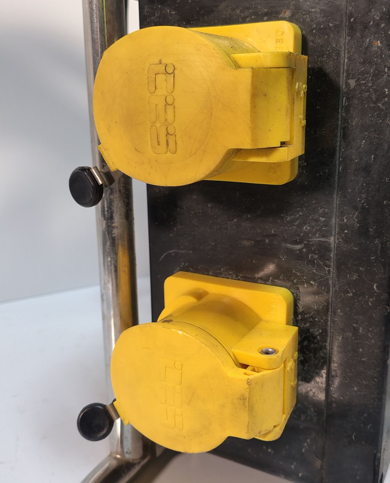 2x SA EQUIP PNSB110/15-4EX/STA - 110V 4 WAY EX. Splitter Units (STAHL) - Image 3 of 16