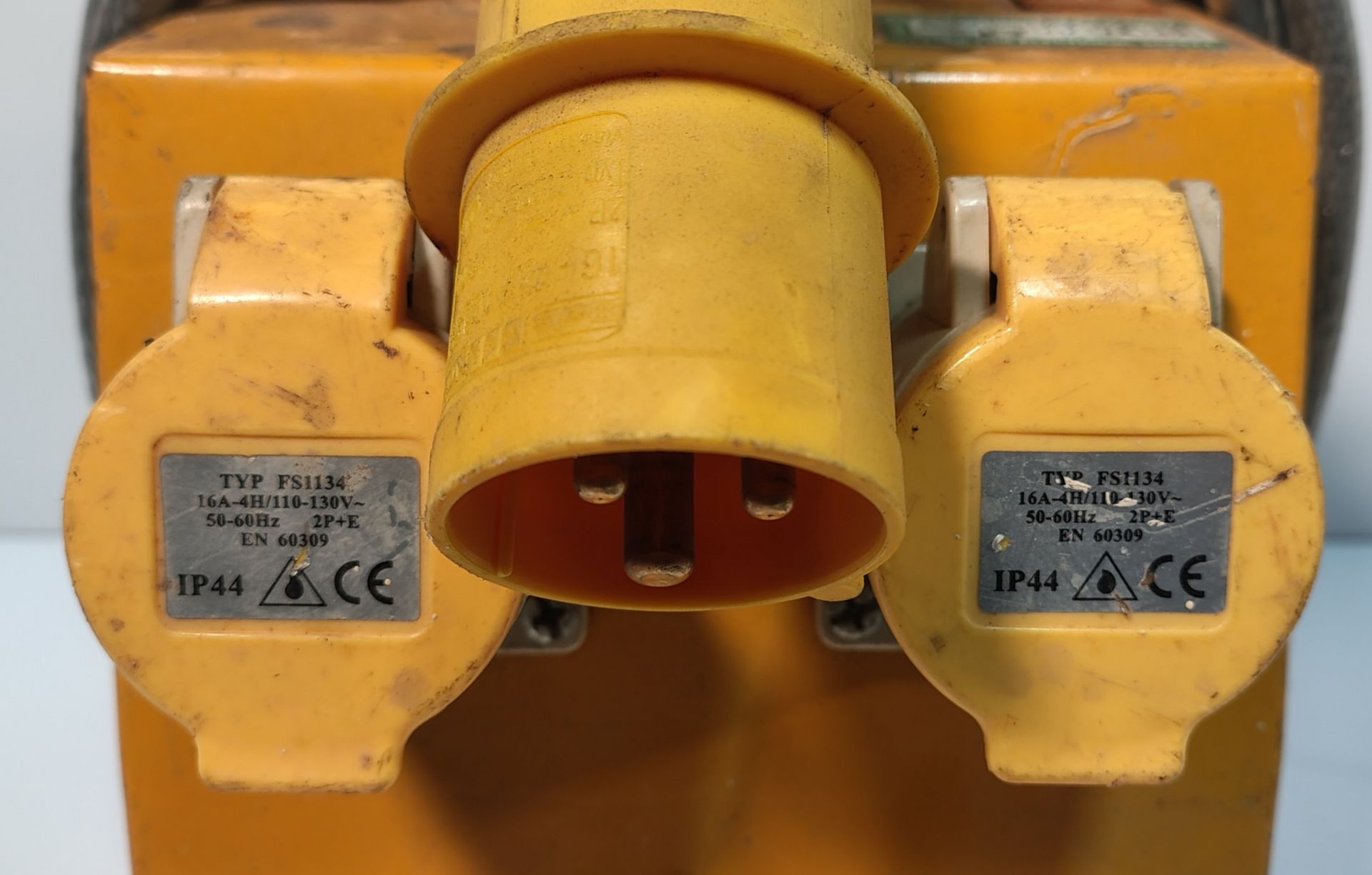 5x DEFENDER CEEFORM - 110V 16A 4 WAY Splitter Units - Image 3 of 14