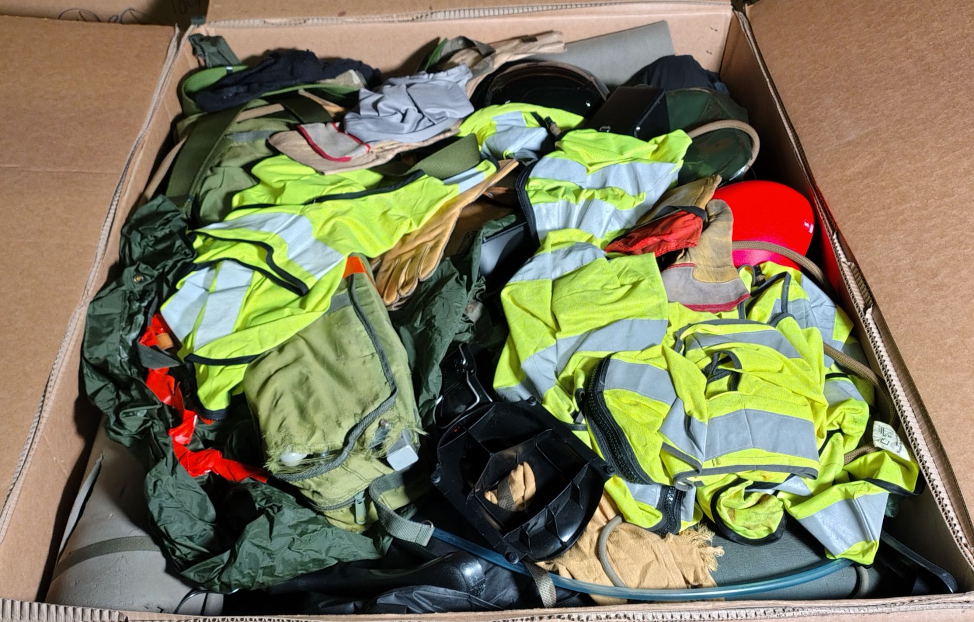 Various types of ex-military hardware and accessories - 120kg – may require repair / be incomplete - Image 10 of 12