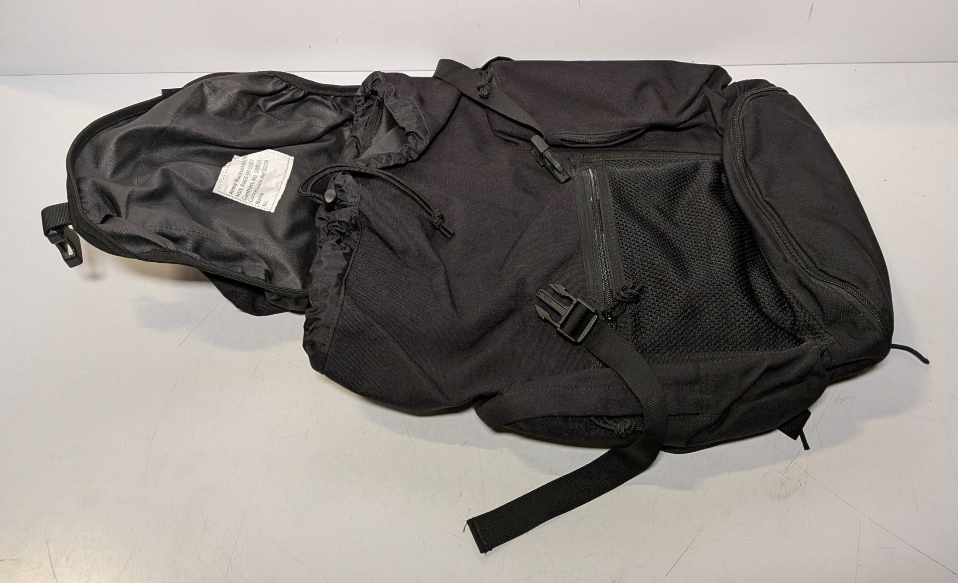 30x British Army 30L rucksacks - black - Image 6 of 8