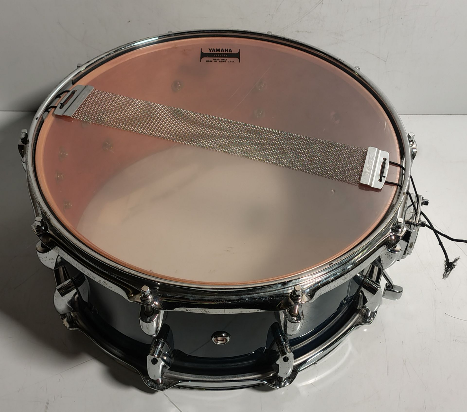 Yamaha Birch Custom Absolute 14 x 7 inch snare drum in Premier hard storage case - Image 6 of 7