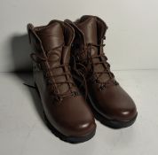 100x pairs of Grade 2 Various combat boots - may include - Magnum, YDS, Haix - mixed sizes