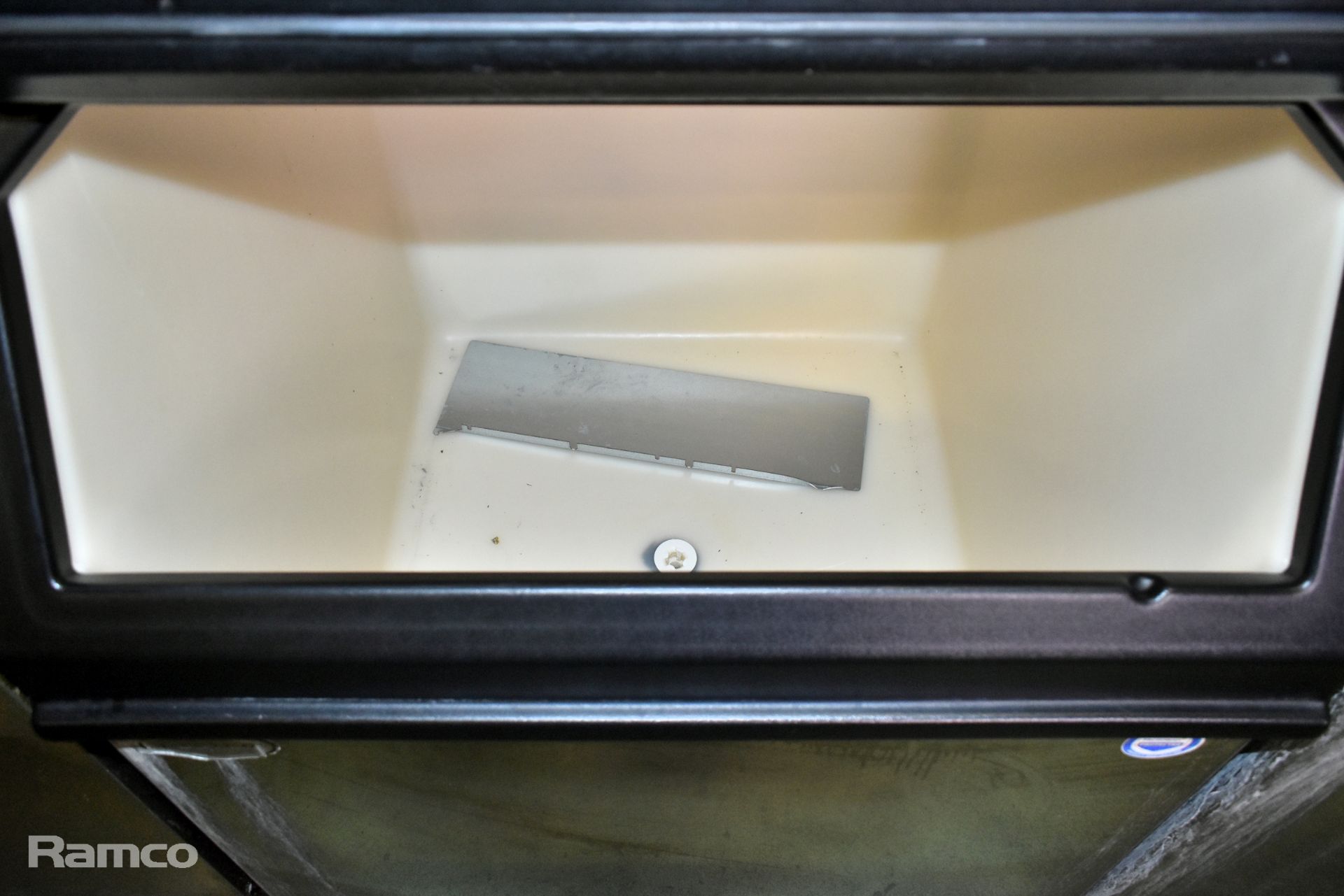 Foster Ice machine with bucket - ice machine F202 ax f - dice and sb205 30 inch bucket - 220/240V - Image 3 of 5