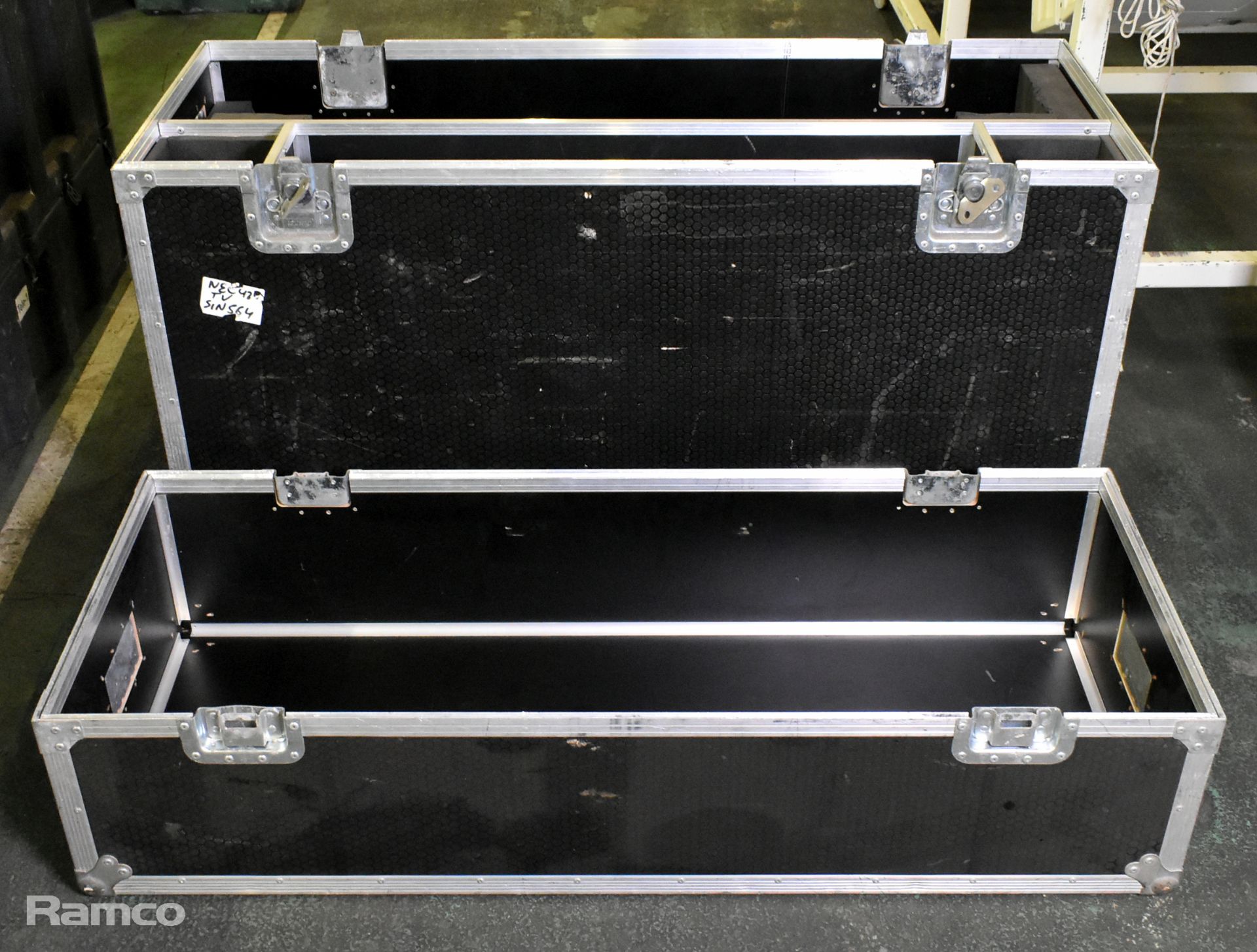 Transport and storage flight case - L 1240 x W 490 x H 920mm - Image 5 of 6