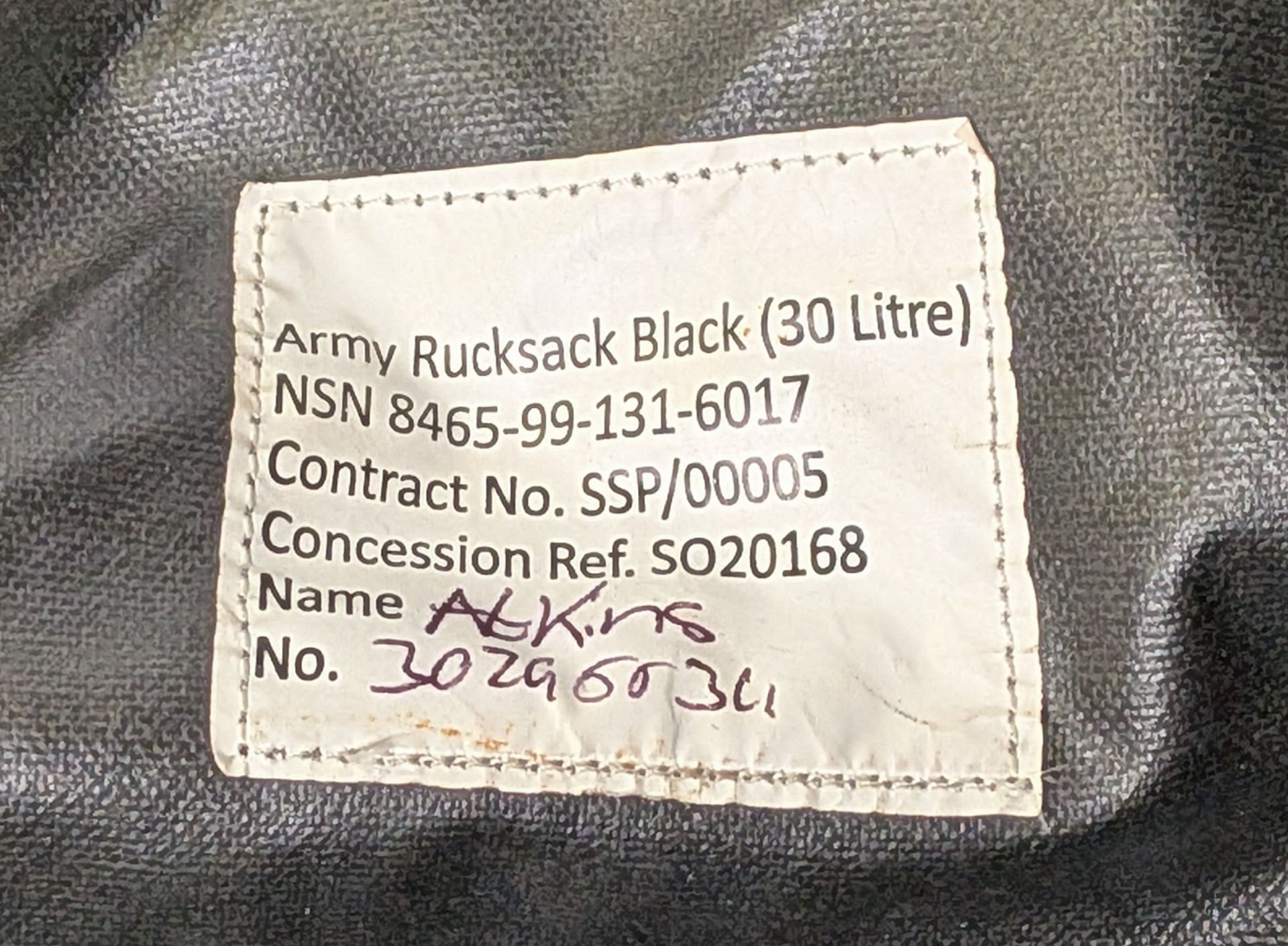 30x British Army 30L rucksacks - black - Image 3 of 8