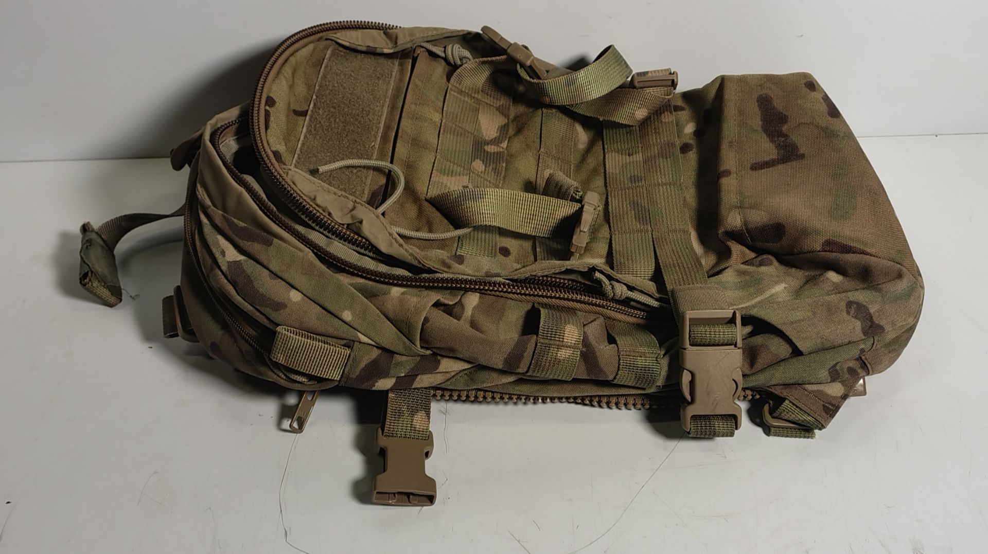 Mixed bags - rucksacks, holdalls - may require repair or be as spares - 118kg - Image 4 of 10