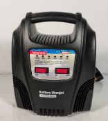 Streetwize Accessories SWBCLED15 full automatic 12V/24V 15Amp battery charger