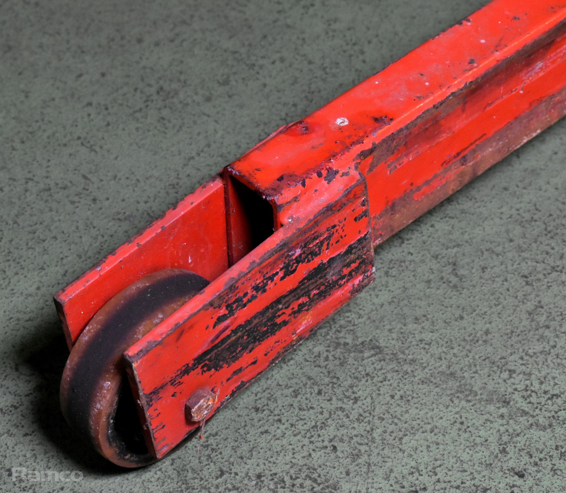 CAM Equipment FC1500 SPECIAL 1500kg engine hoist/workshop crane - W 1320 x D 1520 x H 1740mm - Image 7 of 8
