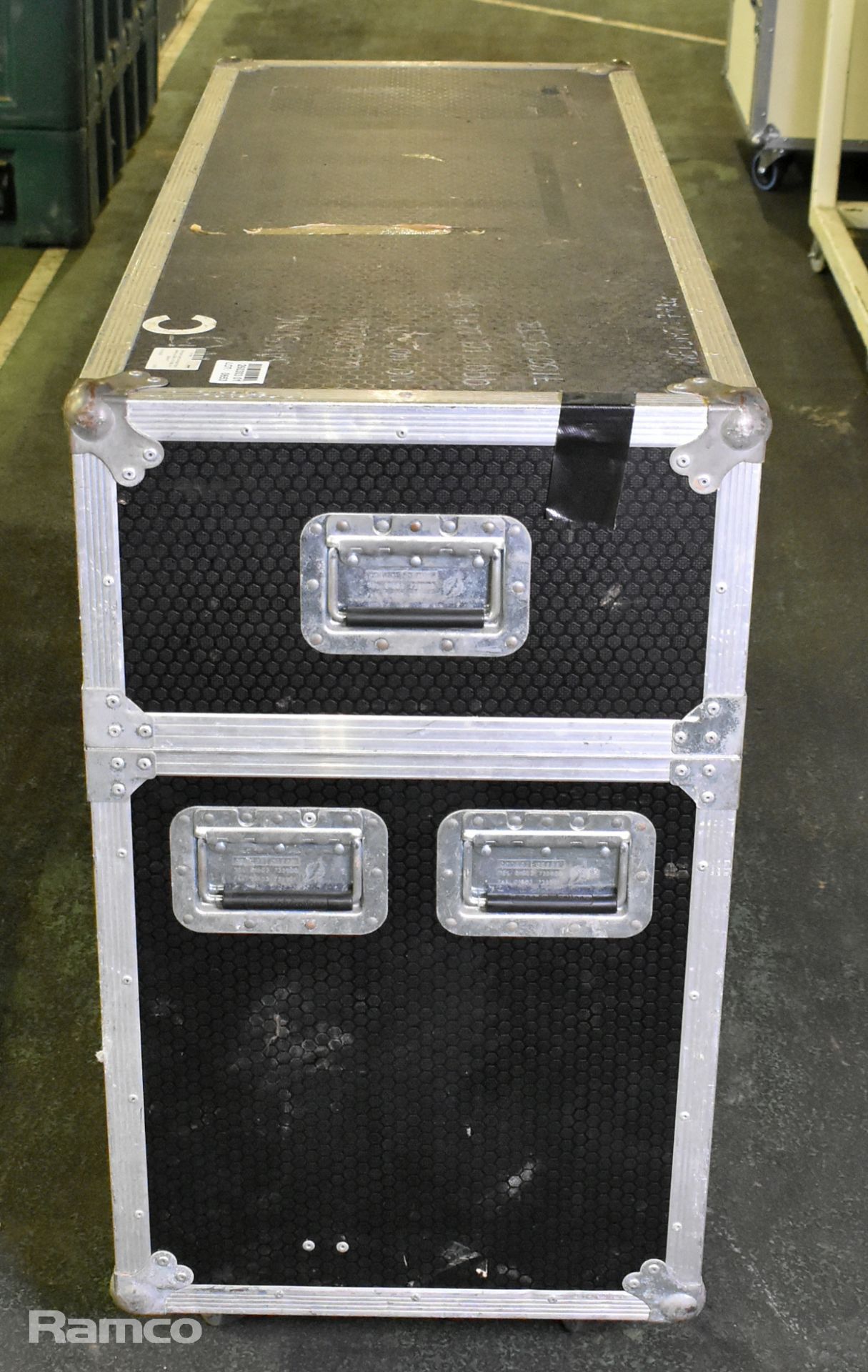 Transport and storage flight case - L 1240 x W 490 x H 920mm - Image 4 of 6