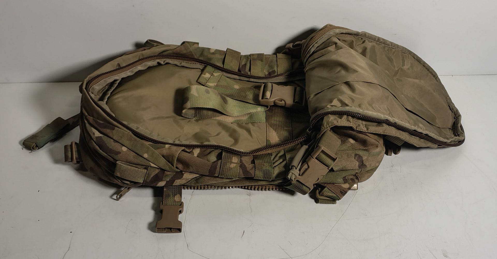 Mixed bags - rucksacks, holdalls - may require repair or be as spares - 118kg - Image 5 of 10