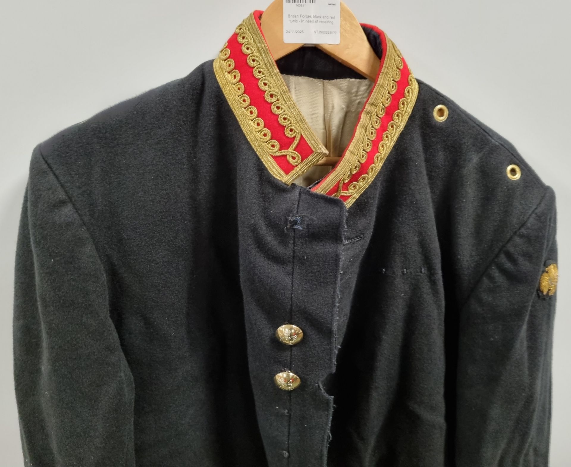 British Forces black and red tunic - In need of repair - see pictures for size - Image 2 of 6