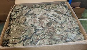Various types of ex-military camo clothing - may include accessories - 213 kg – may require repair