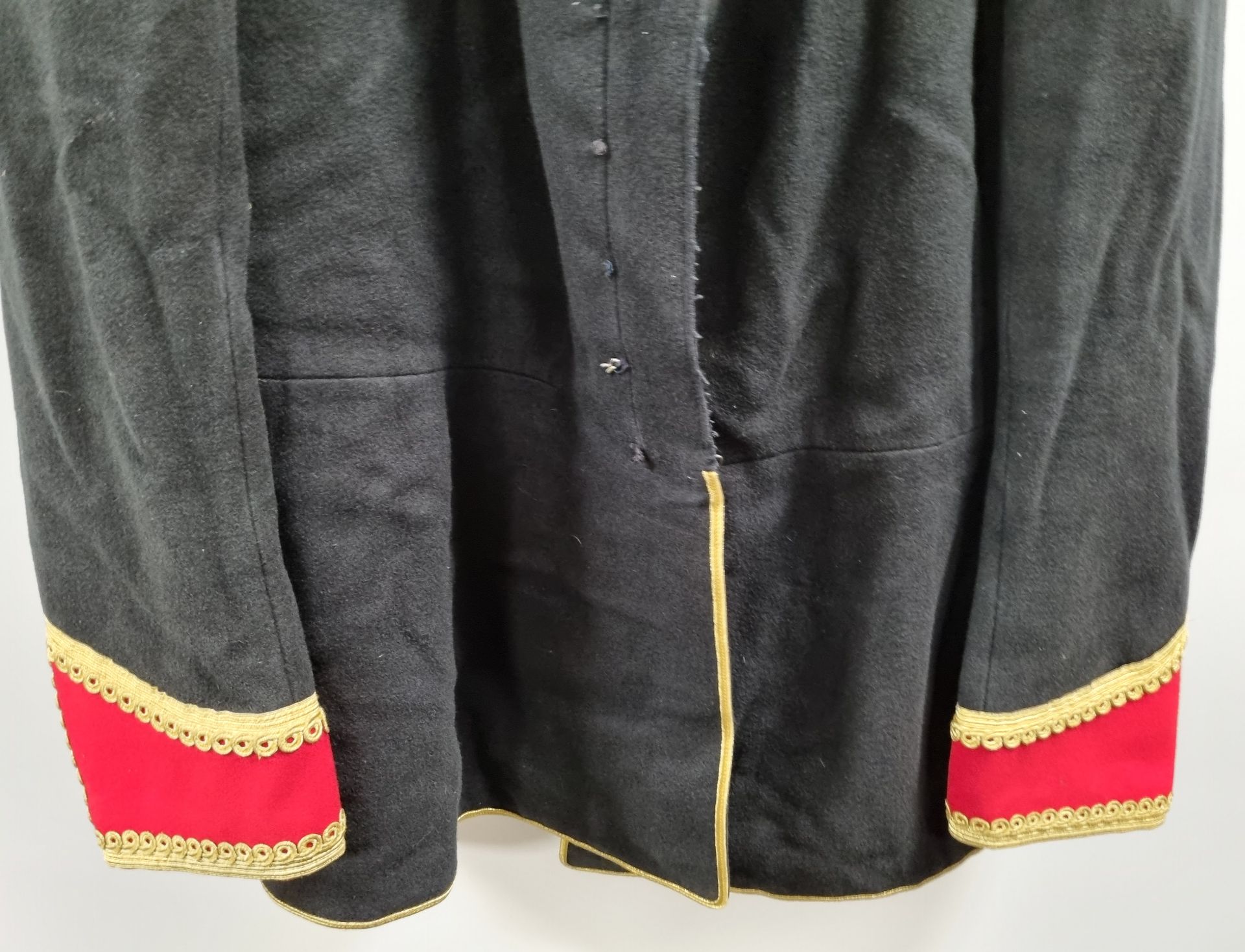 British Forces black and red tunic - In need of repair - see pictures for size - Image 3 of 6