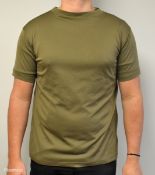 1000x British Army combat T-shirts anti static - mixed sizes