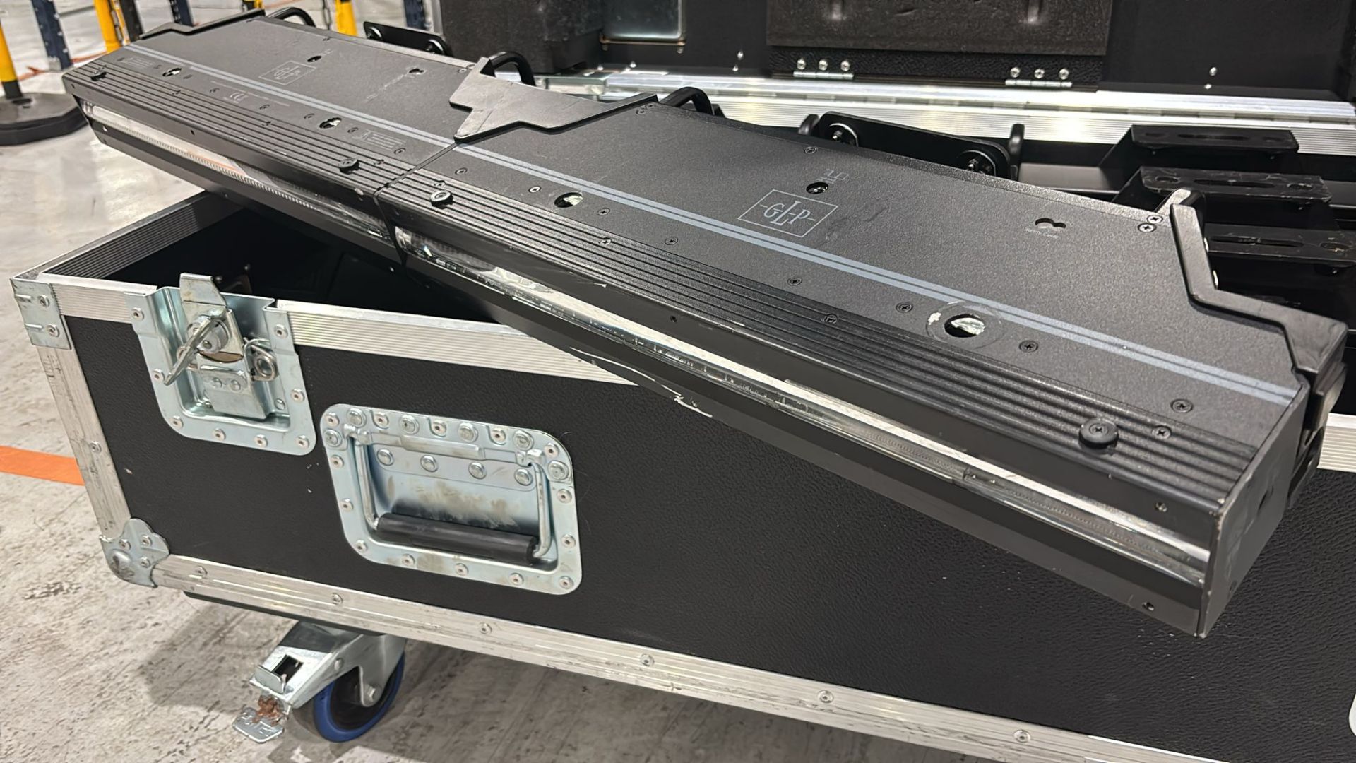 4x GLP JDC Line 1000 LED strobe / batten supplied with assorted clamps, power cables and safety bond - Image 4 of 4