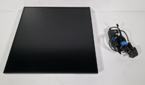 BlueFin BB220UH-TB 22 inch square display screen with BrightSign HS145 player and power cable