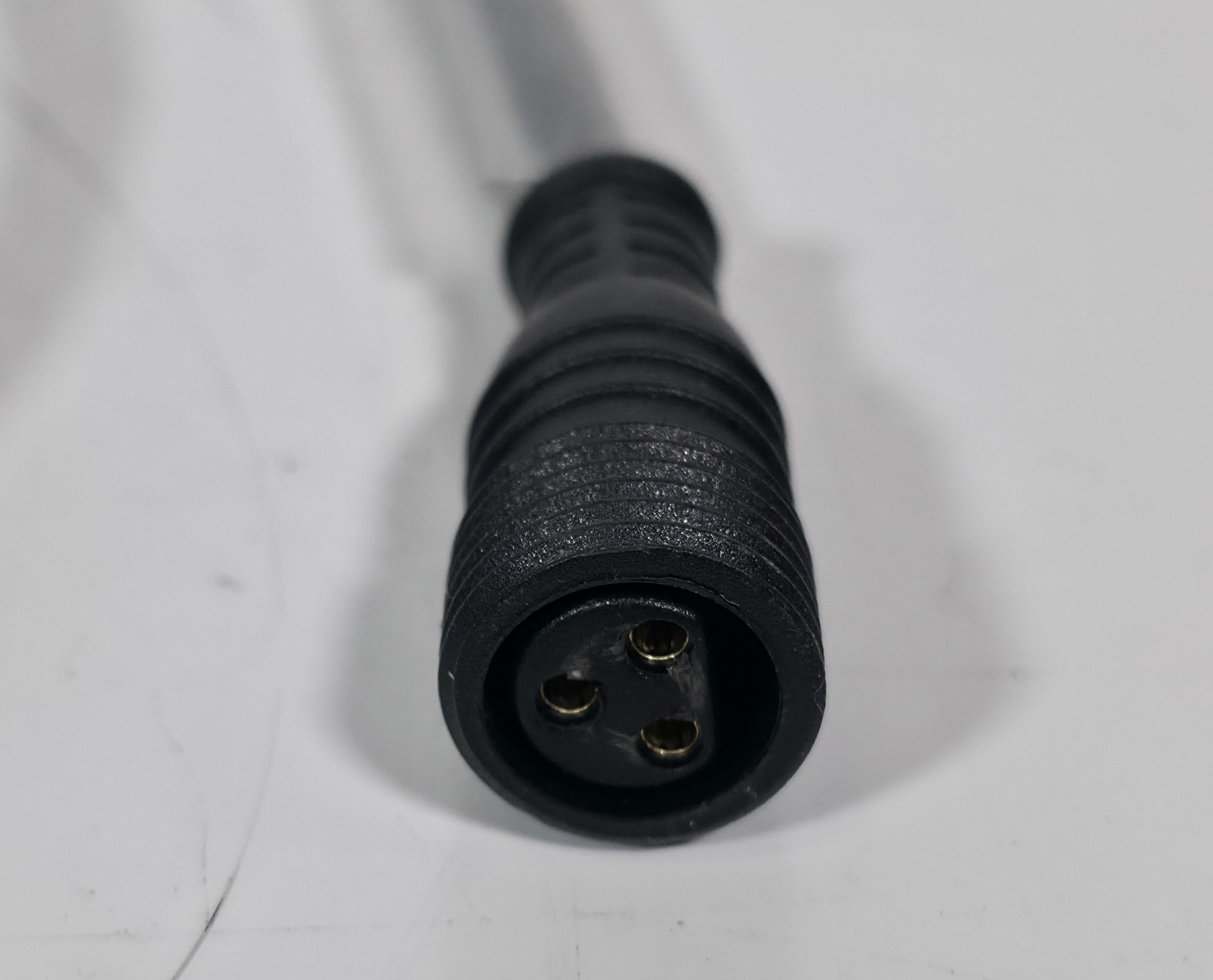 60x waterproof Hydralock DMX data cables in black stack storage crate - mixed cable lengths - Image 3 of 11