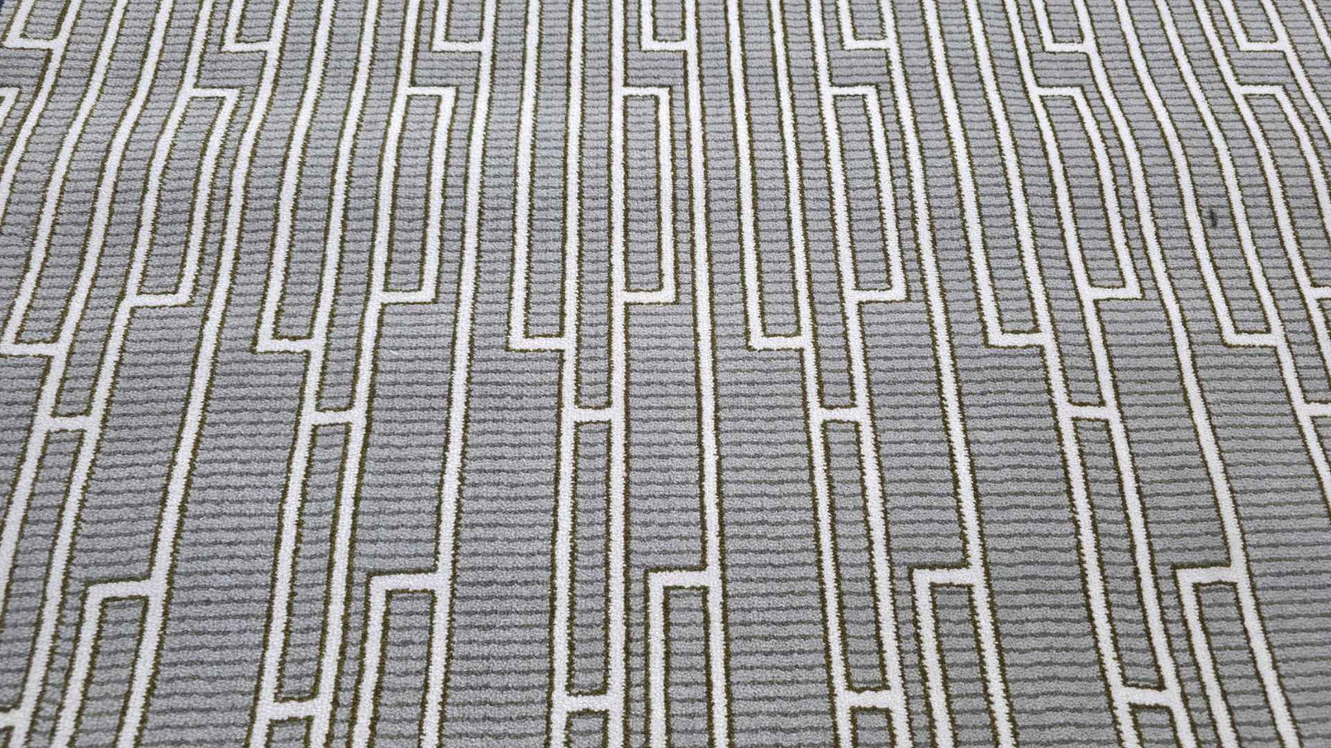 4x rolls of Hammer Tæpper A/S carpet cut out in the corner - full details in the description - Image 13 of 15