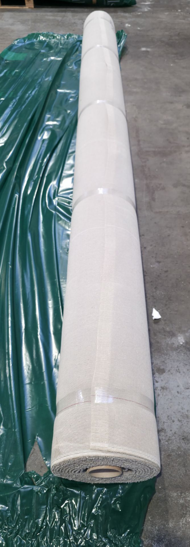 2x rolls of Ulster and 1x roll of Hammer Tæpper A/S carpet - various sizes - details in the desc. - Image 21 of 28