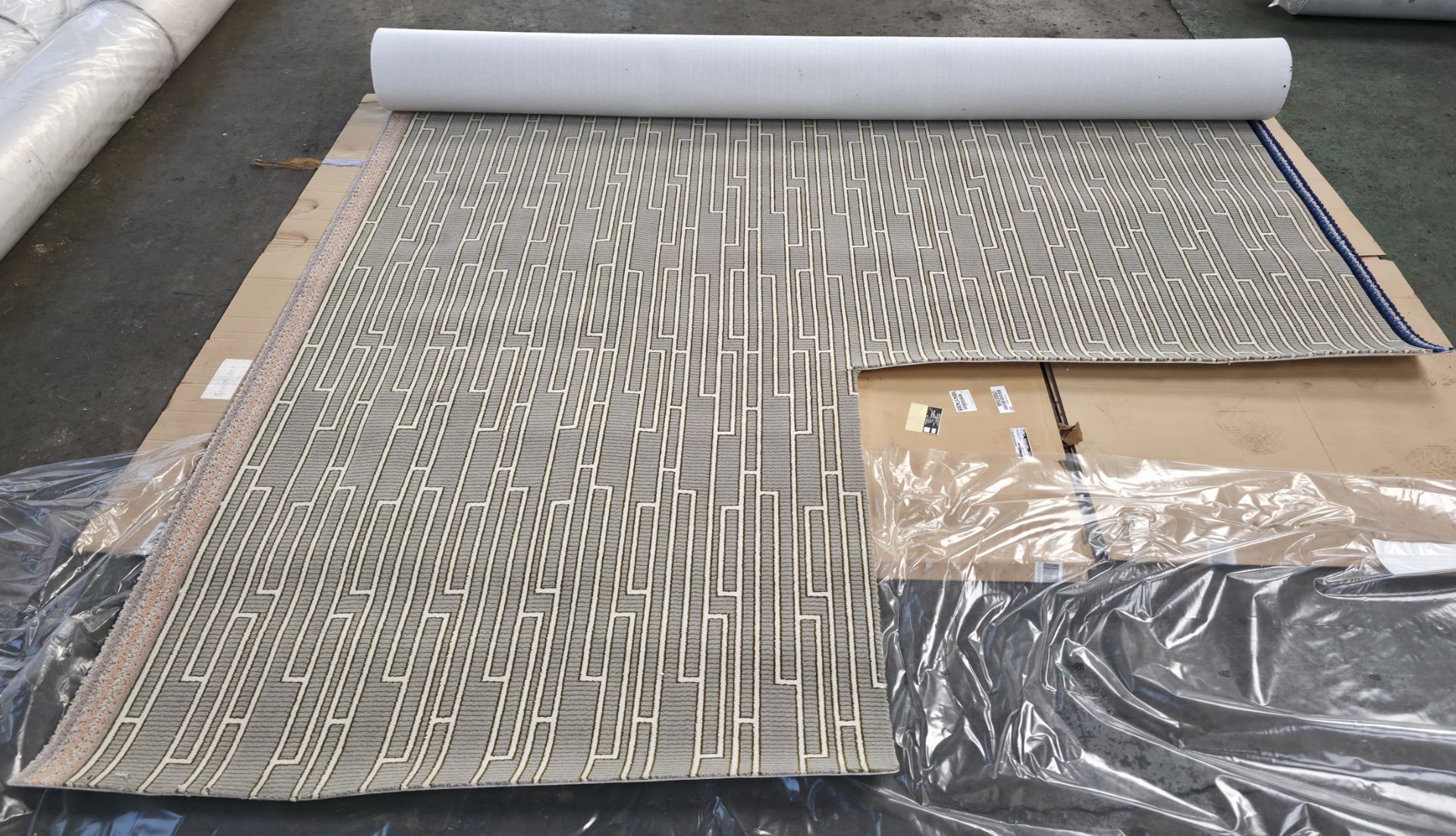 4x rolls of Hammer Tæpper A/S carpet cut out in the corner - full details in the description