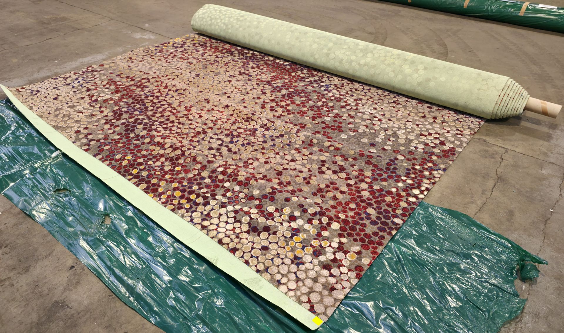 2x rolls of Ulster and 1x roll of Hammer Tæpper A/S carpet - various sizes - details in the desc. - Image 12 of 28