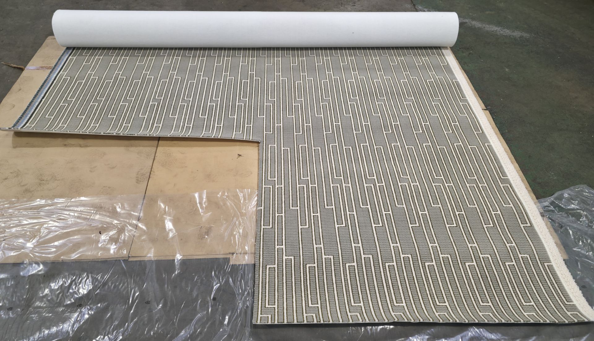 4x rolls of Hammer Tæpper A/S carpet cut out in the corner - full details in the description