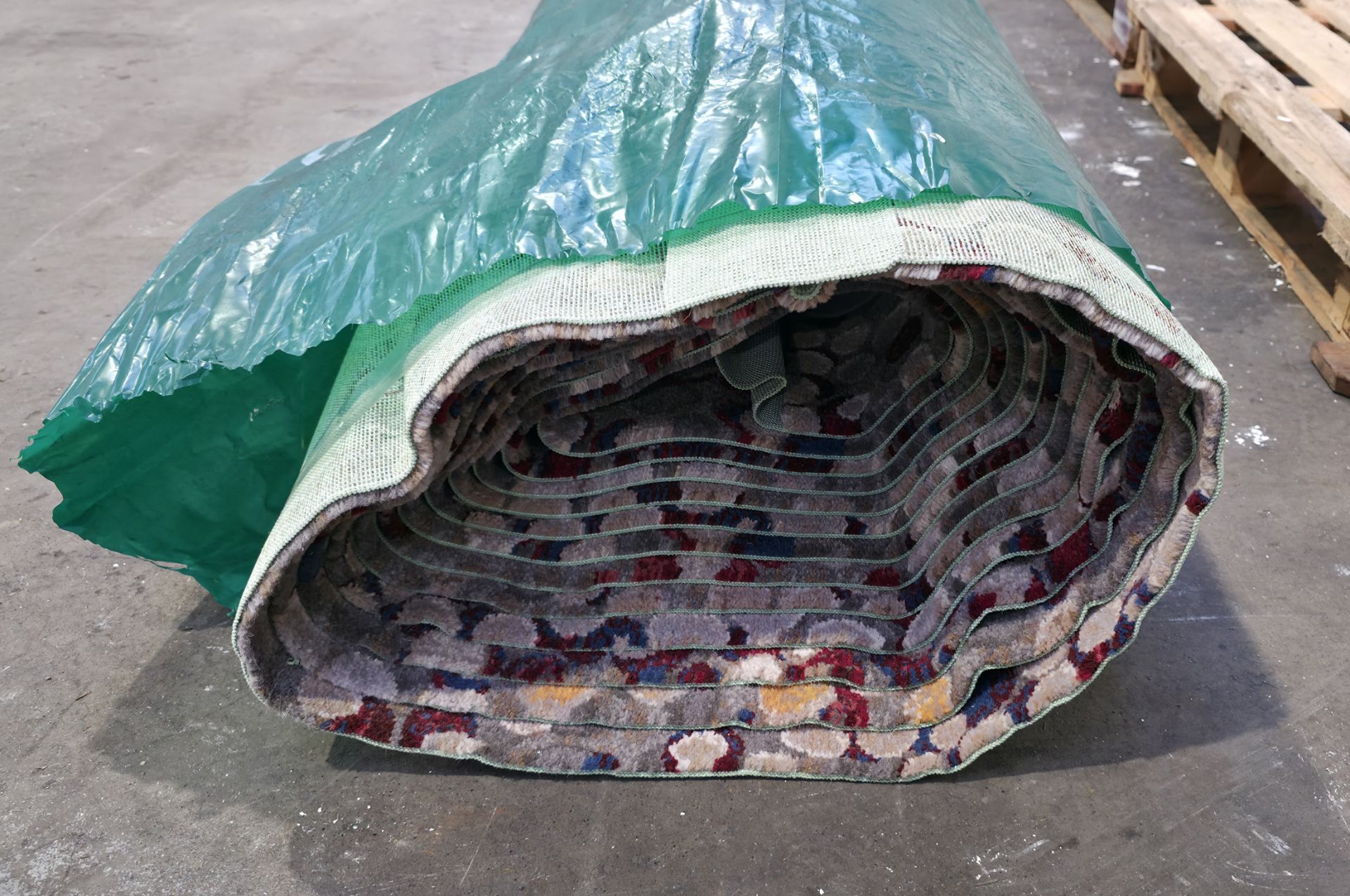 2x rolls of Ulster and 1x roll of Hammer Tæpper A/S carpet - various sizes - details in the desc. - Image 26 of 28