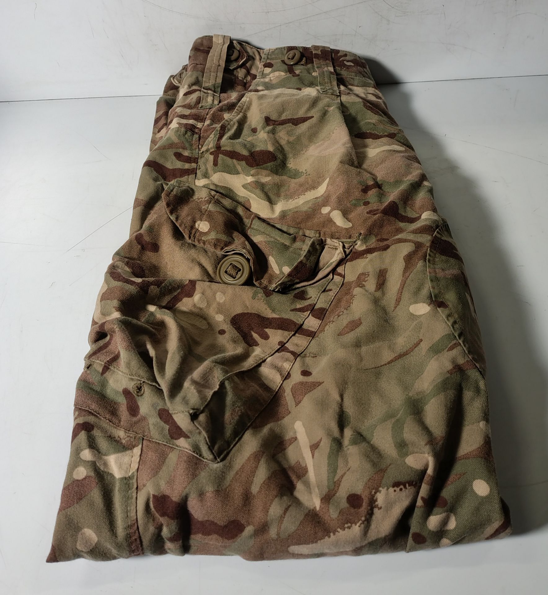 Various types of ex-military camo clothing - may include accessories - 222kg – may require repair - Image 2 of 12