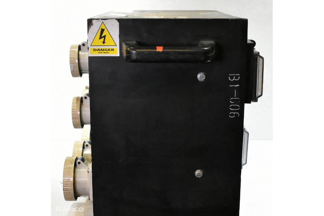 Portable 240V power distribution box - 6x 16A sockets and 4x 32A sockets -SPARES OR REPAIRS - Image 4 of 7