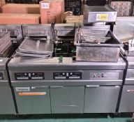 Frymaster FMRE217CSD (SN: 1301NI0052) 3 door stainless steel twin tank quad basket electric fryer