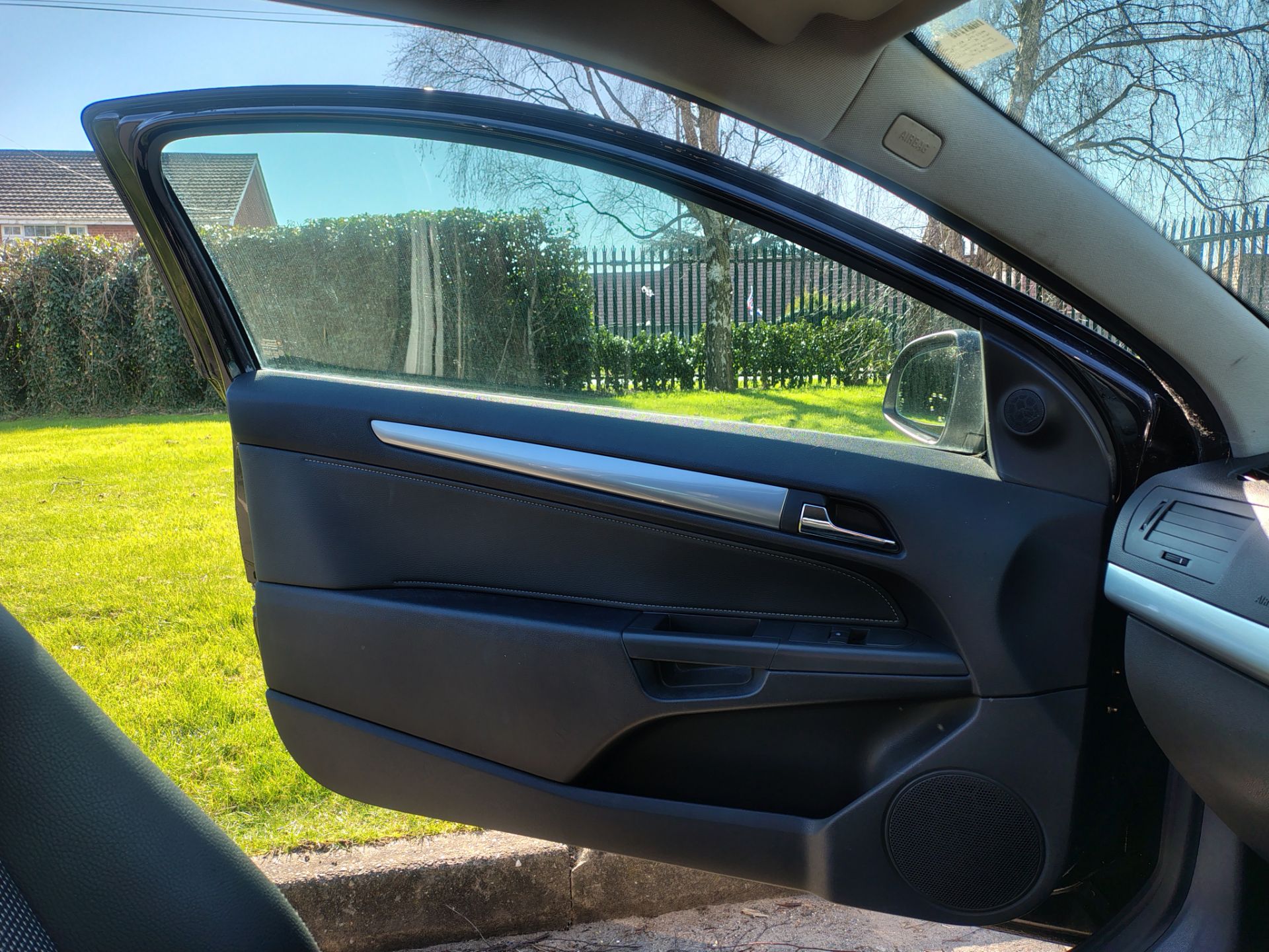 2009 Vauxhall Astra - 56171 miles - 1796cc petrol - automatic - 3 door hatchback - black - Image 32 of 37