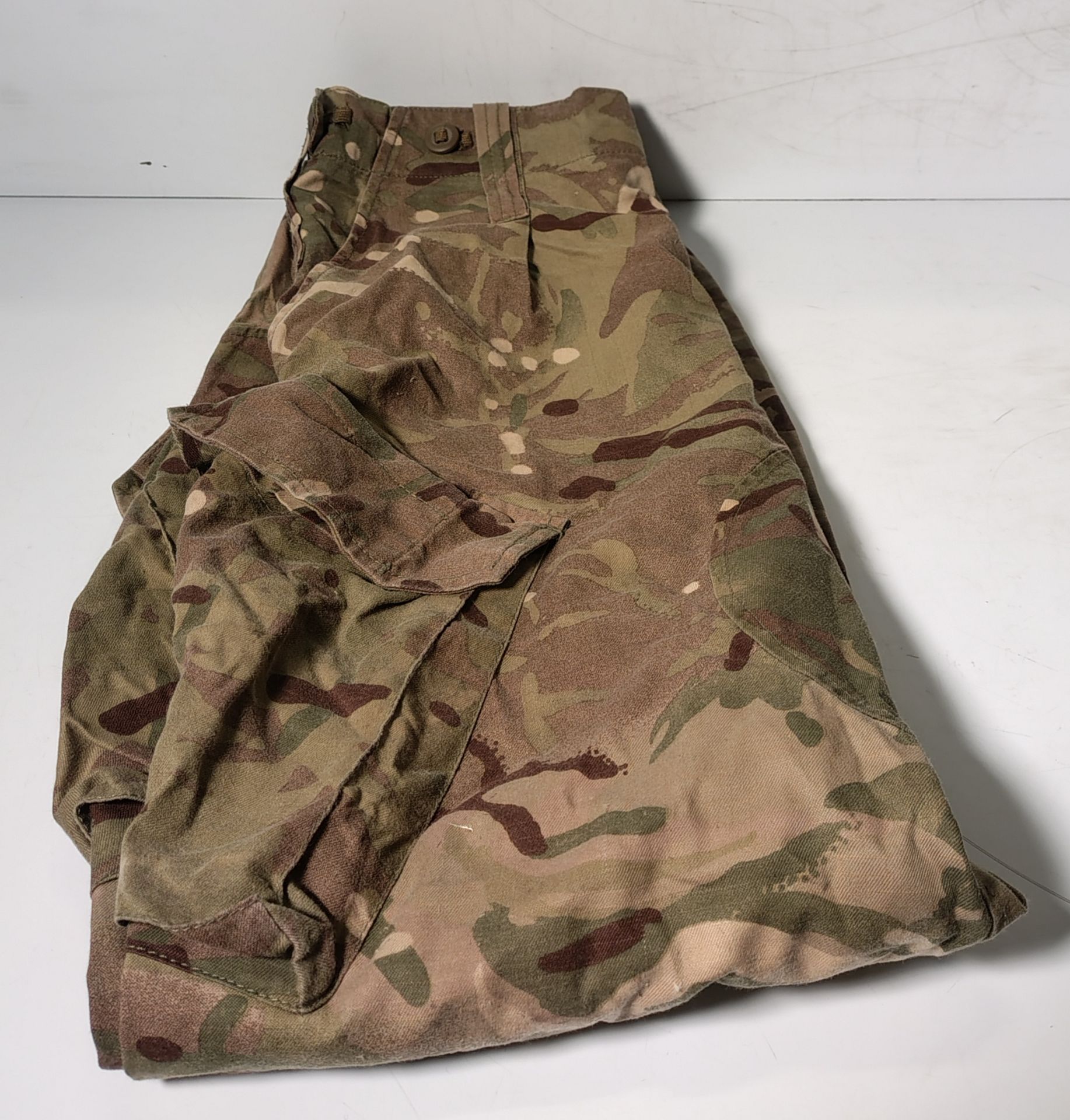 Various types of ex-military camo clothing - may include accessories - 181kg – may require repair - Image 2 of 11