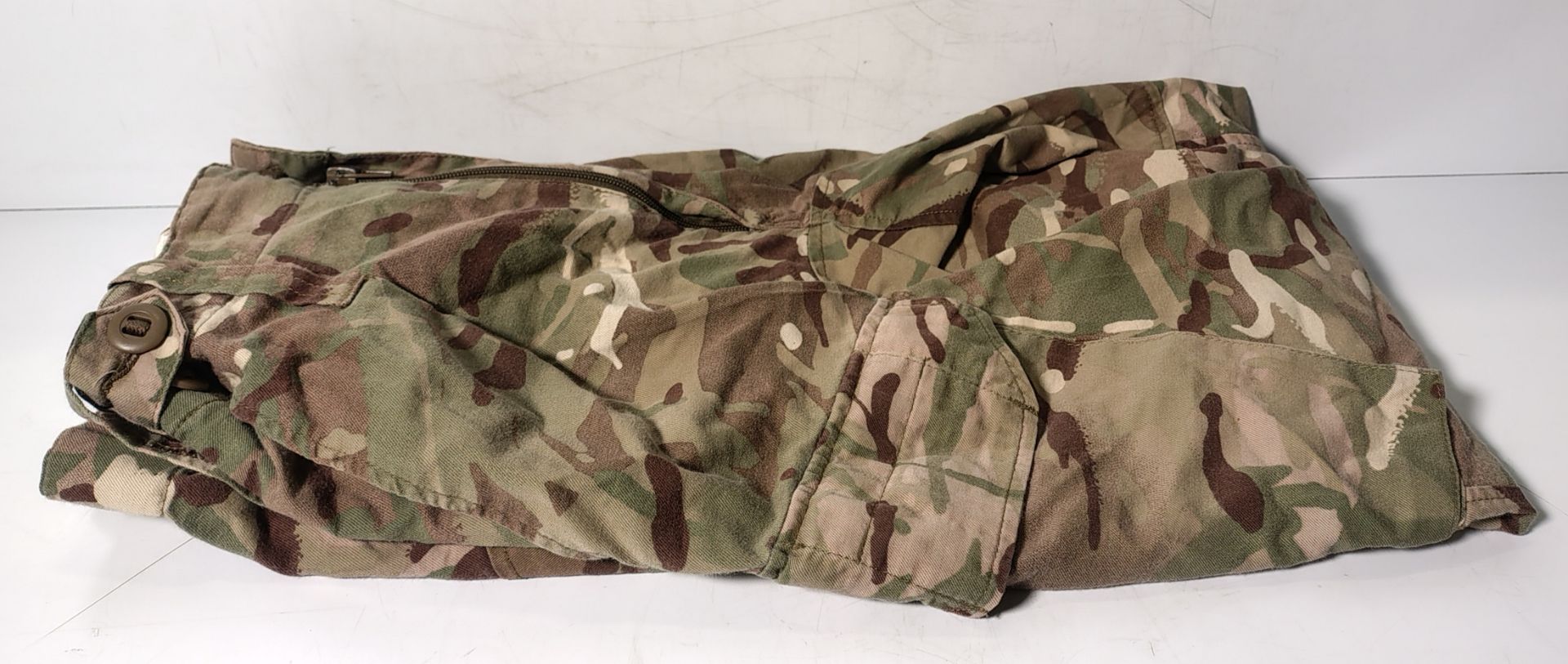 Various types of ex-military camo clothing - may include accessories - 181kg – may require repair - Image 9 of 11