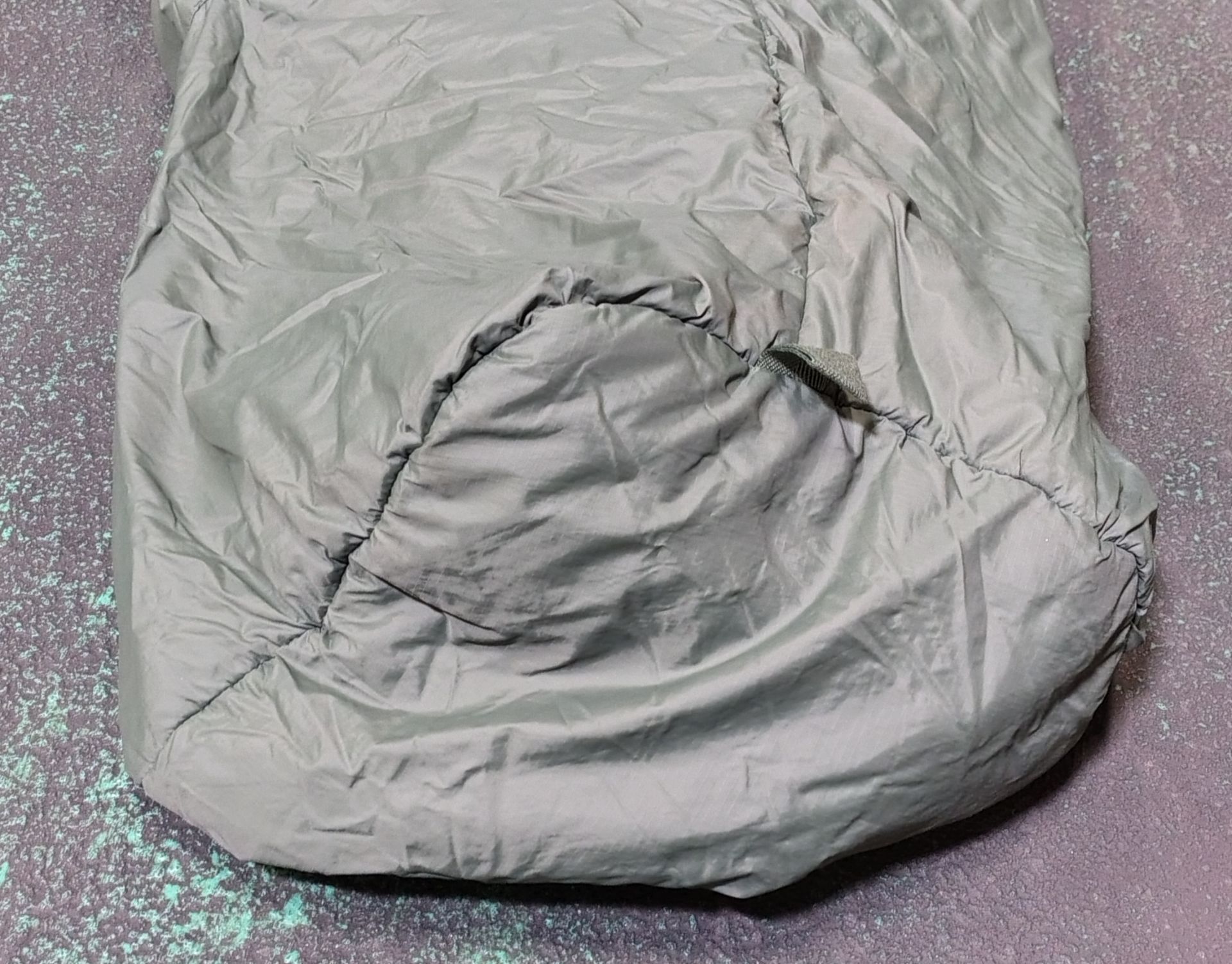 30x Medium weight sleeping bags - various types - may include arctic - Image 2 of 10