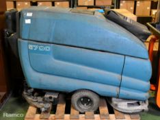 Tennant 5700 industrial walk behind floor scrubber dryer - approx dims: L 1650 x W 650 x H 1100mm