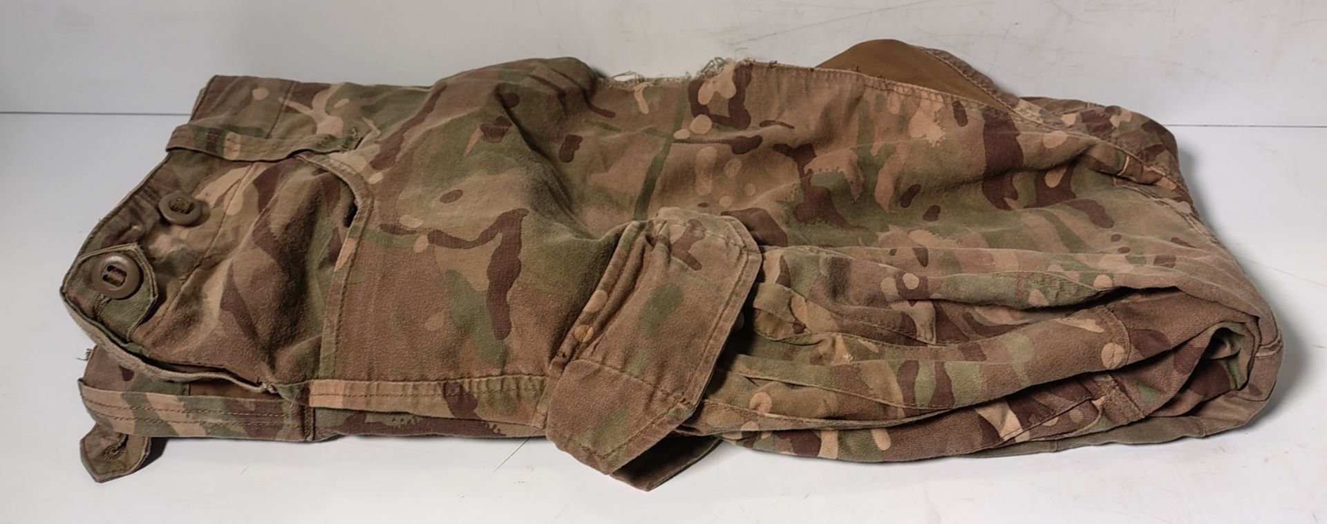 Various types of ex-military camo clothing - may include accessories - 162kg – may require repair - Image 3 of 11