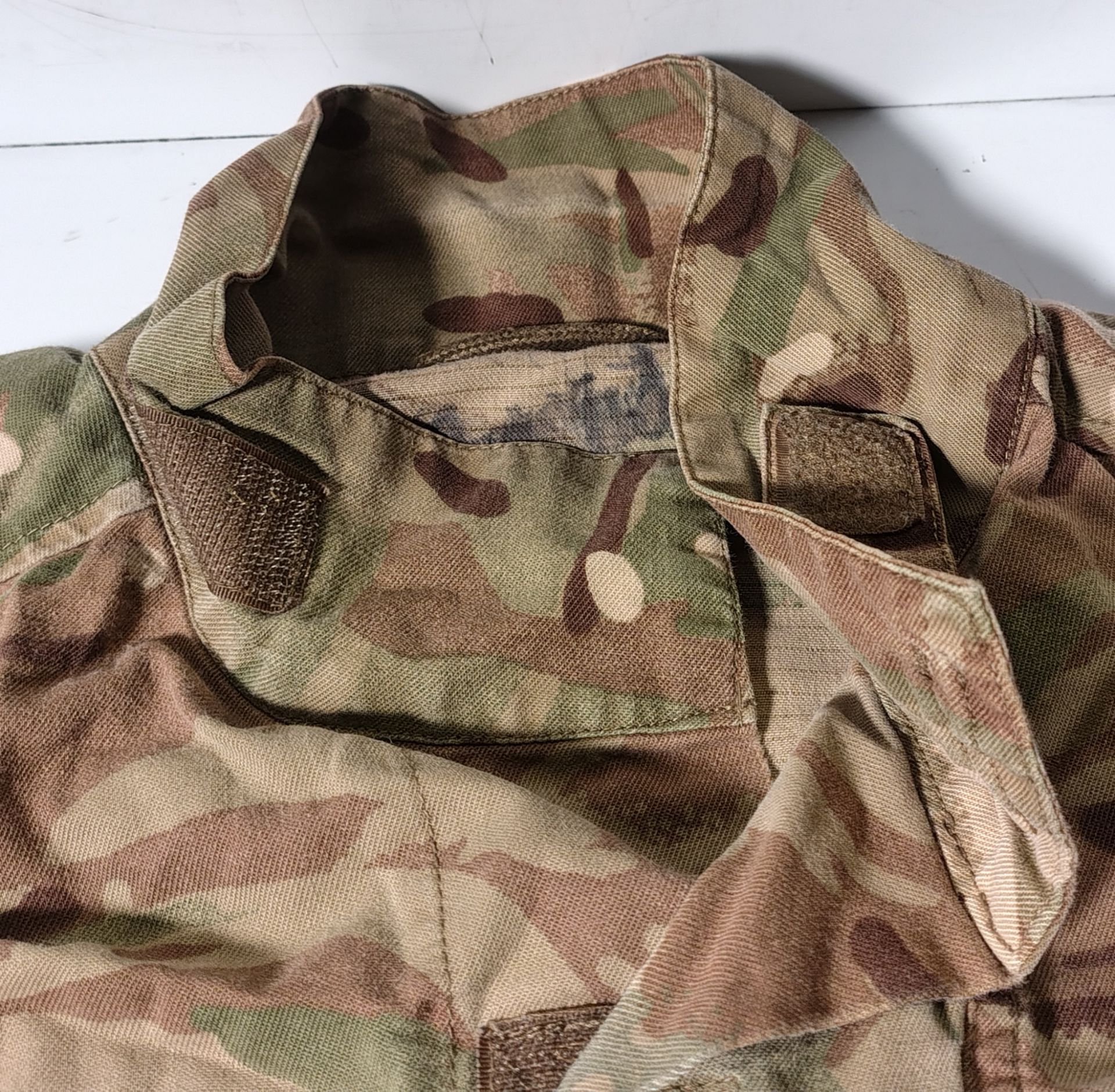Various types of ex-military camo clothing - may include accessories - 196kg – may require repair - Image 2 of 7