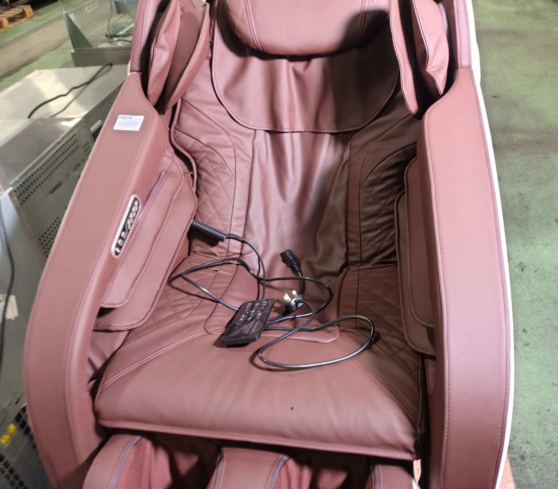Costway JL10002 140W full-body zero-gravity massage chair - W 770 x D 1410 x H 1140mm - Image 4 of 7