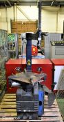 Hofmann tyre changer - dims: W 900 x D 900 x H 1850mm