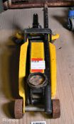 Halfords 2 tonne trolley jack