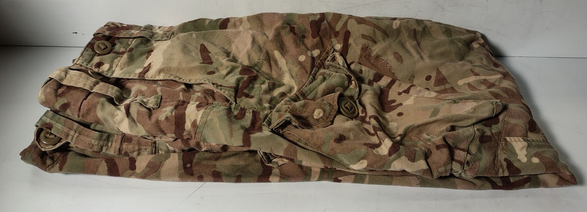 Various types of ex-military camo clothing - may include accessories - 222kg – may require repair - Image 3 of 12