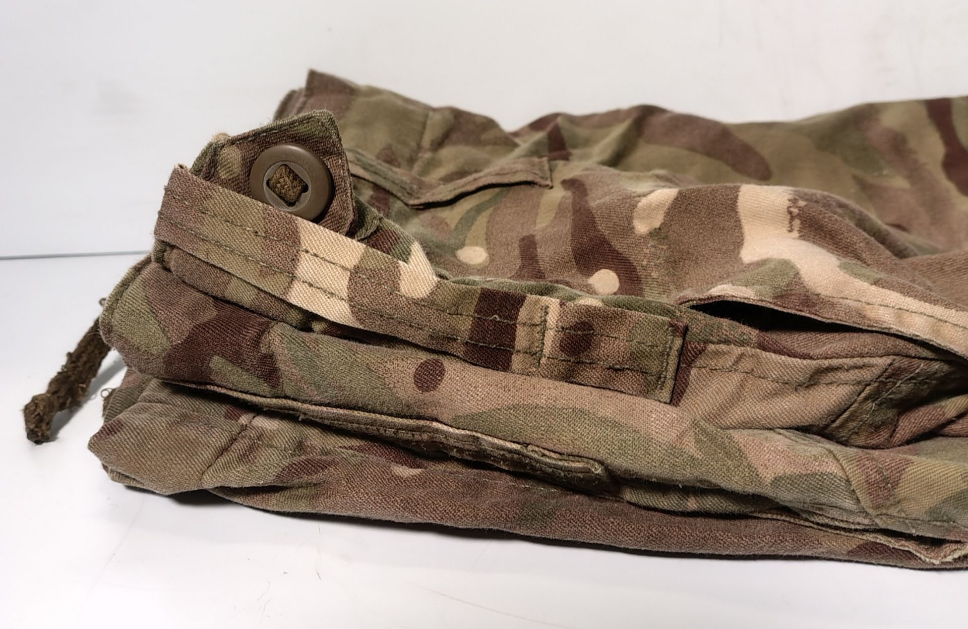 Various types of ex-military camo clothing - may include accessories - 181kg – may require repair - Image 4 of 11