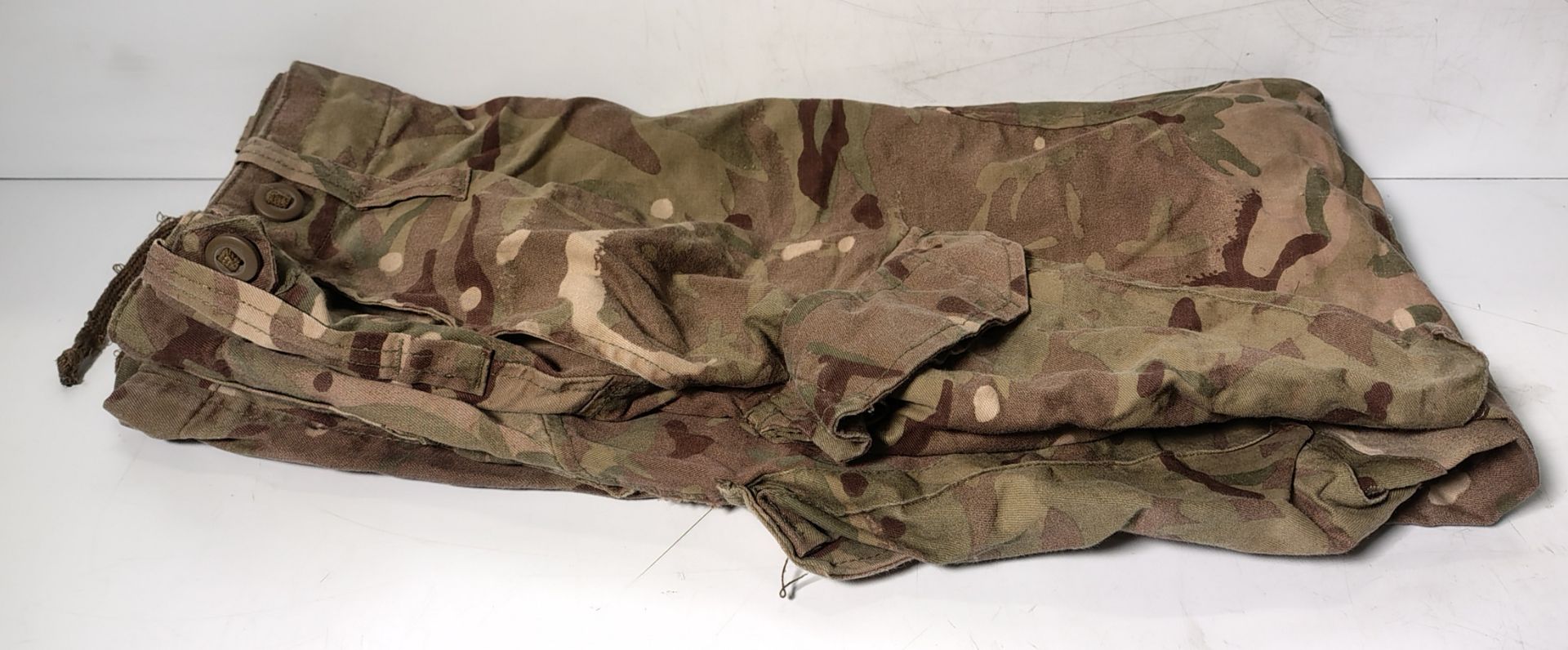 Various types of ex-military camo clothing - may include accessories - 181kg – may require repair - Image 3 of 11