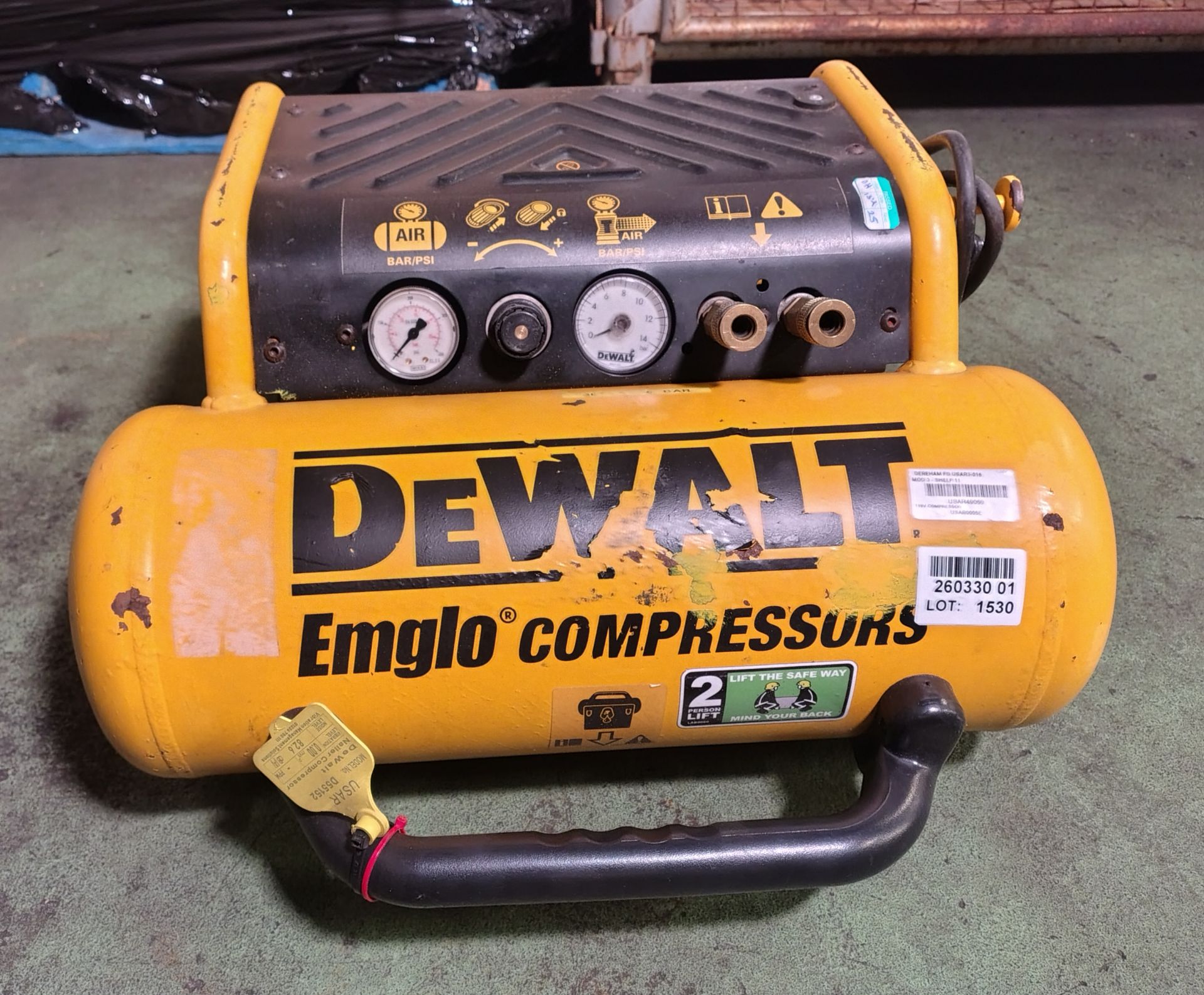 Dewalt D55155 Emglo air compressor - W 540 x D 560 x H 330mm - Image 2 of 5