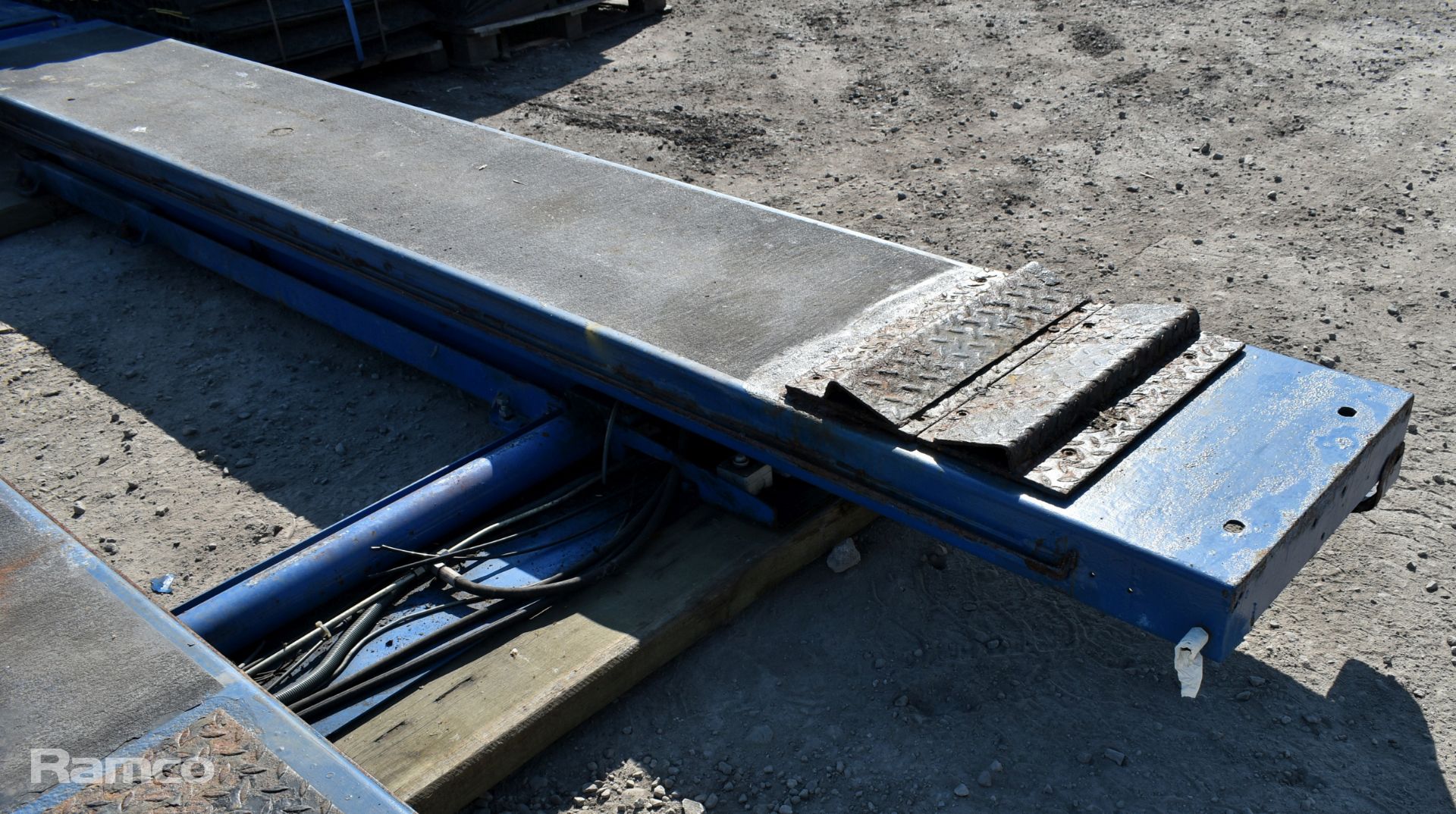 Maschinenbau Haldenwang GmbH scissor vehicle lift - full details in the description - Image 5 of 13