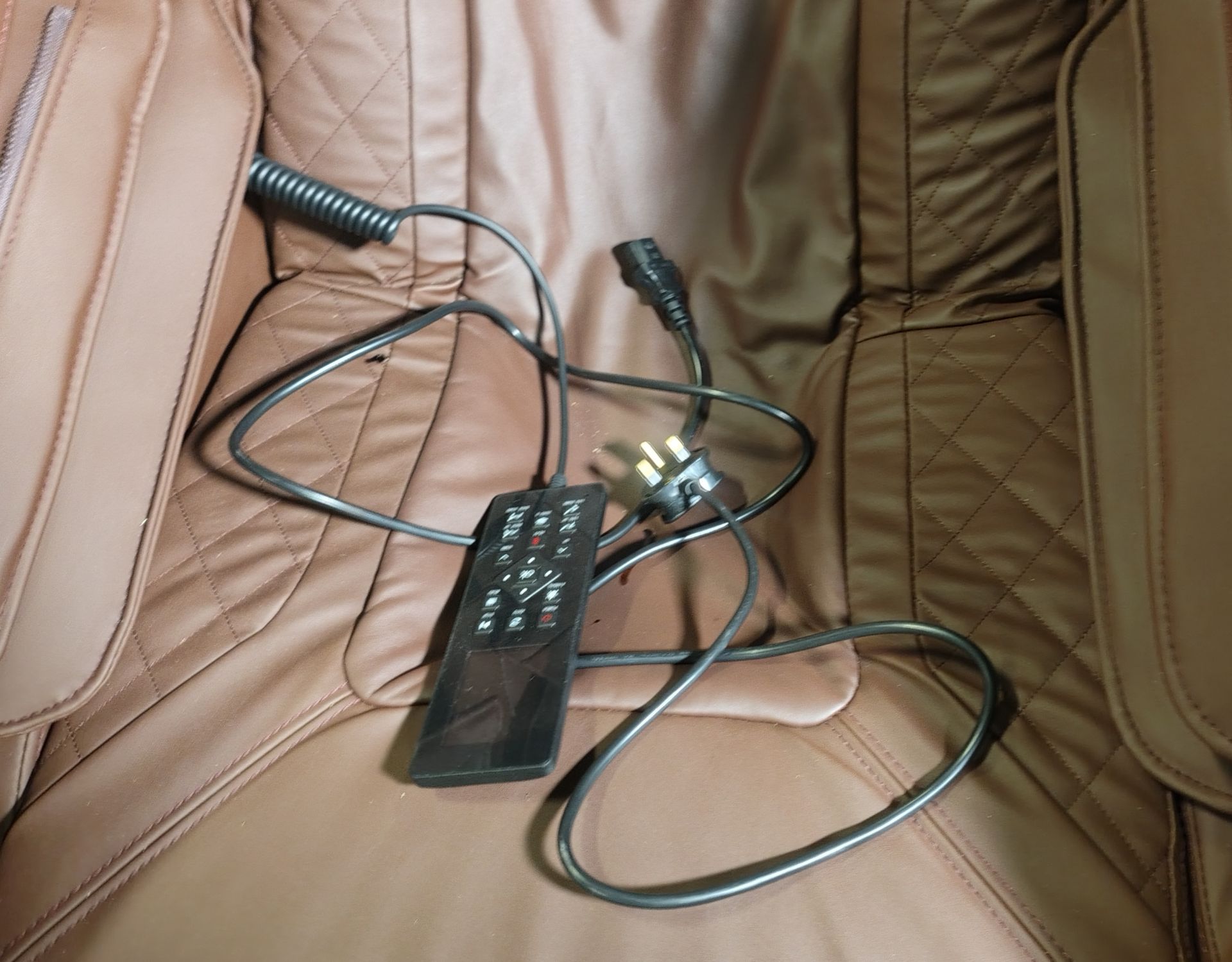 Costway JL10002 140W full-body zero-gravity massage chair - W 770 x D 1410 x H 1140mm - Image 5 of 7