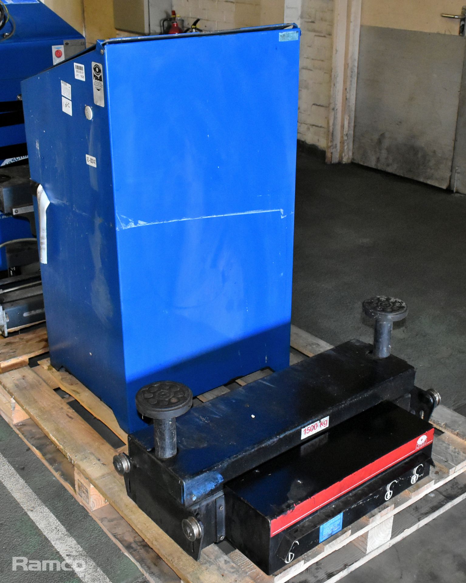 Maschinenbau Haldenwang GmbH scissor vehicle lift - full details in the description - Image 9 of 13